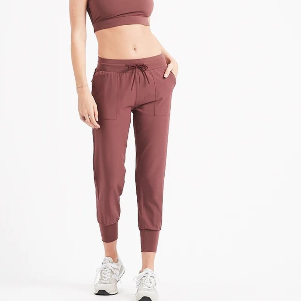 Vuori Women's Joggers in Deep Maroon